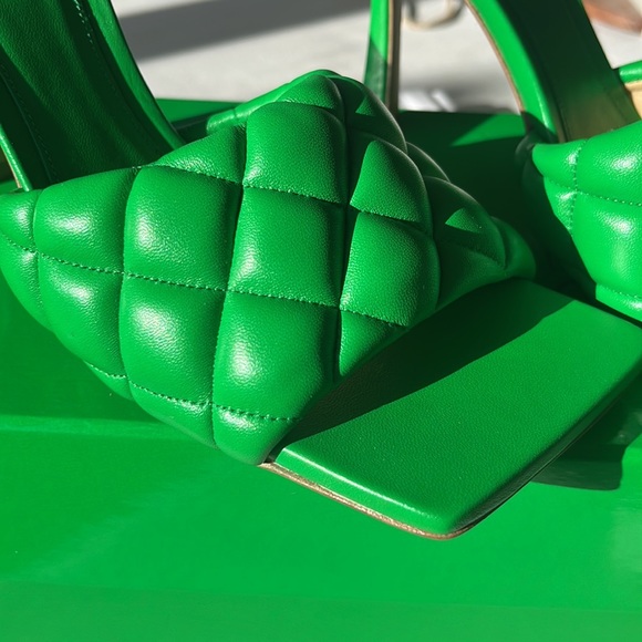 💚 BOTTEGA VENETA 💚 Padded Heels - Picture 8 of 9